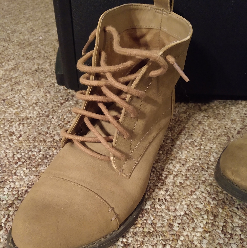 Size 8 Sam & Libby Booties